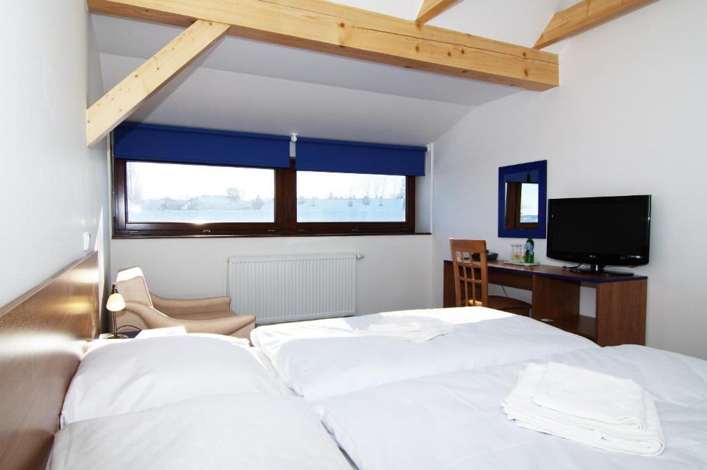 Hotel Pod Sluncem Trebiz Quarto foto